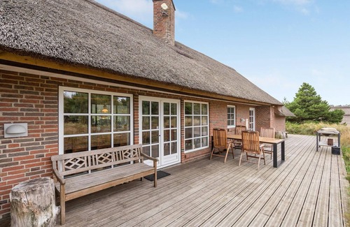 Sønderstrand House | Stunning home in Rømø with kitchen