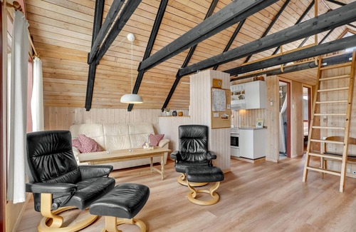 Floutrup House | Stunning home in Roslev with WiFi