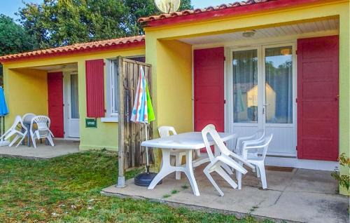 Saint-Savinien House | Stunning Home In Saint-Savinien