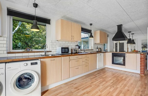 Sæby House | Stunning home in Sæby with kitchen