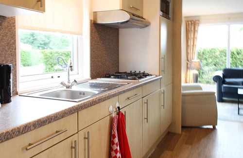 Tzummarum House | Stunning home in Tzummarum with kitchen