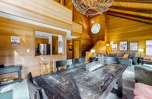 Black Butte Ranch House | Stunning home in the pines with pool & on-site spa