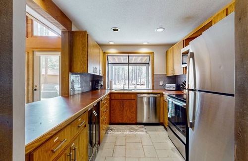 Black Butte Ranch House | Stunning home in the pines with pool & on-site spa