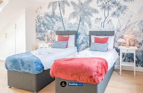 Wood Green House | Stunning House By LS2G Short Lets & Serviced Accommodation Greater London With Free WIFI