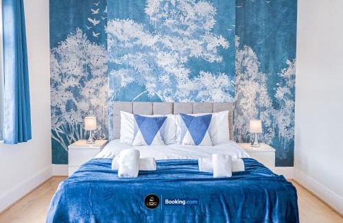 Wood Green House | Stunning House By LS2G Short Lets & Serviced Accommodation Greater London With Free WIFI