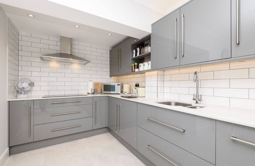 West Looe House | Stunning house sleeping 14 overlooking Looe Bay