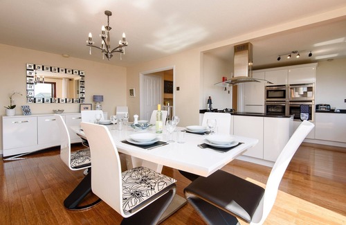 Looe House | Stunning house with magnificent sea views, pet friendly with a VisitEngland 5 Star Gold Award