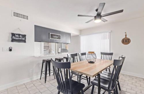 North Center Revitalization Association House | Stunning Hunter - Mesa