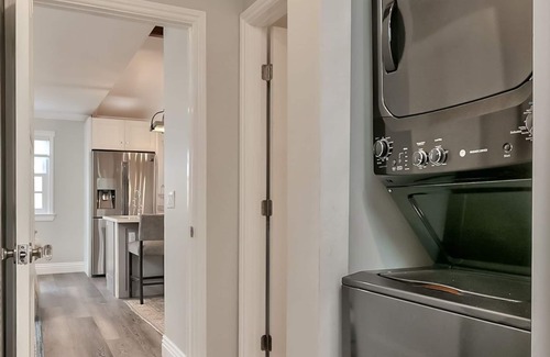 Santa Barbara House | STUNNING in Santa Barbara 3 Bed/2 Bath 7 DAYS MIN SHORT TERM WELCOMED