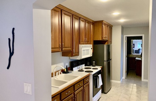 Penn Yan House | Stunning Keuka Lake House! Kayak, SUP, fish, swim, campfires