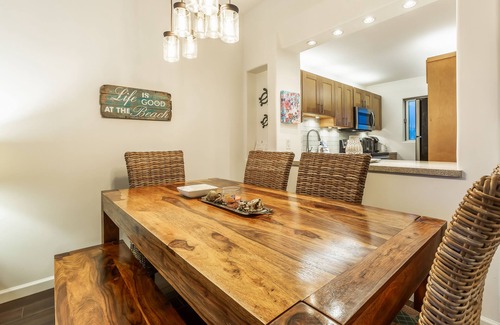 Kihei Condo | Stunning Kihei Beachfront Oceanview 2bd/2bth Penthouse w/AC Menehune Shores #625