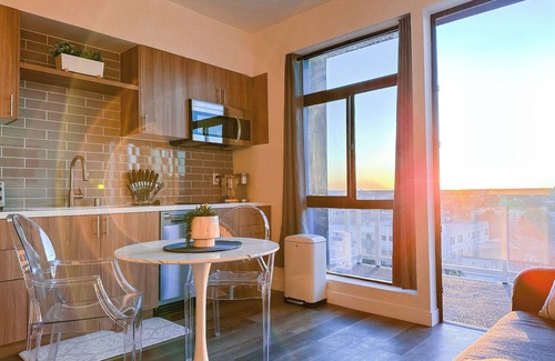 Wilshire Apartment | Stunning Koreatown Studio with Gym, Washer/Dryer, Wifi, and Balcony w/LA Views!