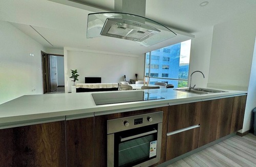 La Carolina Apartment | Stunning La Carolina Park View Apartment Family Haven in Central Quito