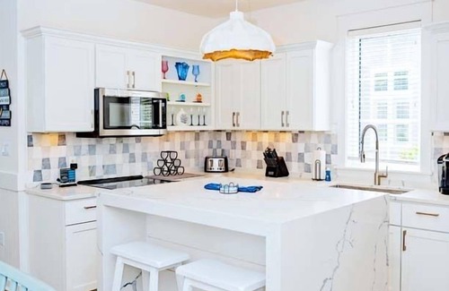 Laurel Grove House | STUNNING LAKE&GOLF COURSE VIEW-6 seat golf cart~FREE ACTIVITIES, Pool&Hot tub