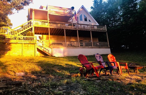 Byrdstown House | Stunning Lake House with view of Dale Hollow lake