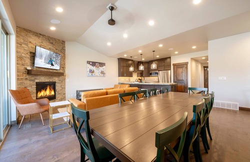 Park City House | Stunning Lake & Slope Views, Minutes to Resorts & Park City Historic Main Street!