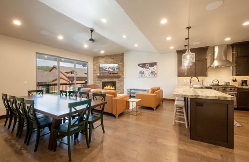 Park City House | Stunning Lake & Slope Views, Minutes to Resorts & Park City Historic Main Street!