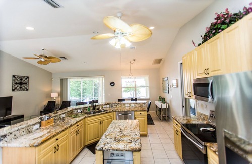 Mariner Villa | Stunning Lake View Pool Villa with SPA and Heated Pool