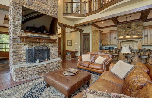Wedowee House | Stunning Lake Wedowee Home w/ Dock + Kayaks!