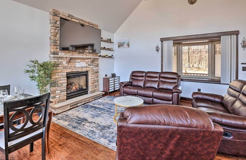 Albrightsville House | Stunning Lakefront House w/ Spacious Yard!