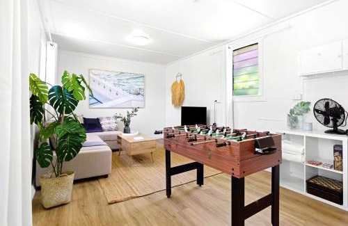 Budgewoi House | Stunning Lakefront Home with Bonus Studio
