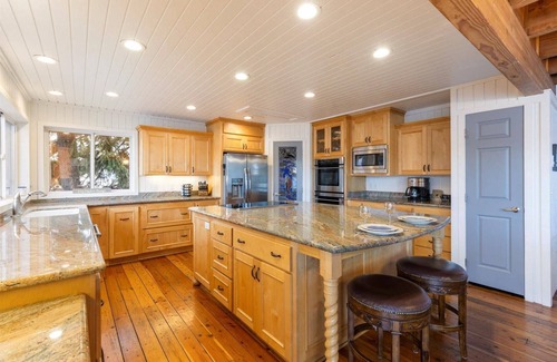 Worley House | Stunning Lakefront Stay! Hot Tub, Private Dock, Pet-Friendly, BBQ, Large Patio, Scenic Lake Views