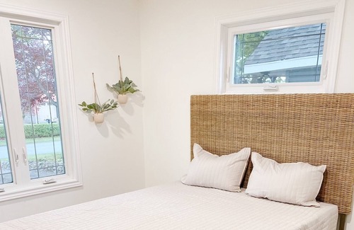 Thamesville House | Stunning Lakeview 4-Season Home/Cottage - Beach Retreat!