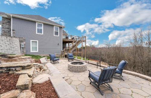 Branson West House | Stunning Lakeview Retreat residence
