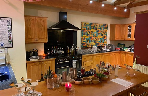 Milngavie House | Stunning Large Garden Villa 7BR (Sleeps25) - nr Loch Lomond and Glasgow