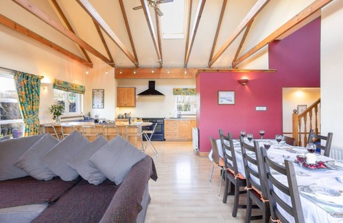 Milngavie House | Stunning Large Garden Villa 7BR (Sleeps25) - nr Loch Lomond and Glasgow