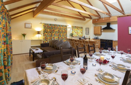 Milngavie House | Stunning Large Garden Villa 7BR (Sleeps25) - nr Loch Lomond and Glasgow