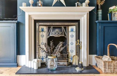 Hove Villa | Stunning large house by the sea
