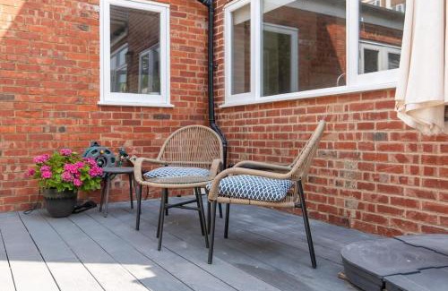 Hove Villa | Stunning large house by the sea