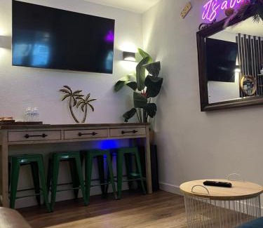 West Little Havana Apartment | Stunning Little Havana Suites Close to airport, Calle Ocho, Brickell, Wynwood and the Beaches - Free Parking