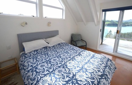 Akaroa House | Stunning Location Stanley on the Hill
