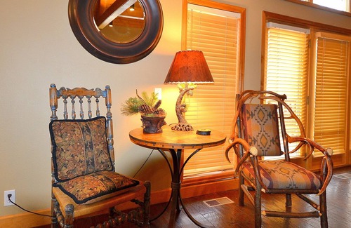 Estes Park House | Stunning Log Home Retreat - River Runs Through it