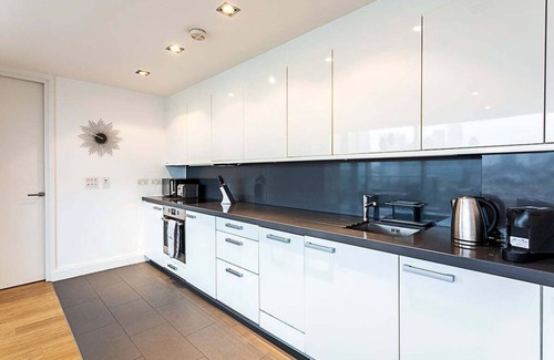Chaucer Apartment | Stunning London View Flat