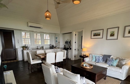 Governor's Harbour Villa | Stunning Luxury Villa Directly On French Leave Beach