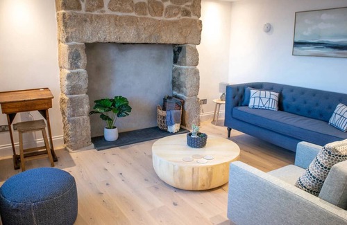 Isles of Scilly House | Stunning luxury home overlooking St Marys Harbour