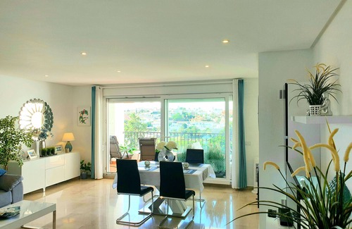 Torrequebrada Apartment | Stunning Luxury Apartment with Sea, Golf & Mountain Views! A hidden gem!