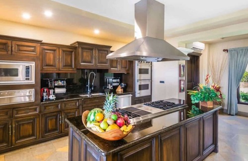 Playa Flamingo House | Stunning Luxury Mansion in Playa Flamingo with Six Bedrooms and Beachfront Acces