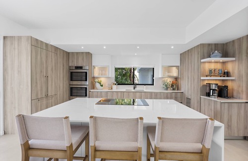 Las Olas Isles House | STUNNING LUXURY HOME WITH MODERN ELEGANCE
