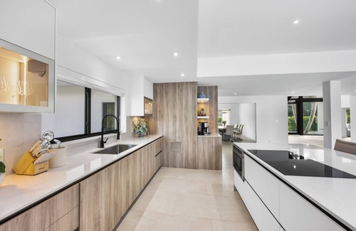 Las Olas Isles House | STUNNING LUXURY HOME WITH MODERN ELEGANCE