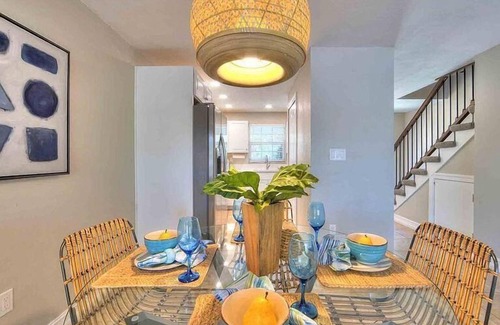 Sanibel Villa | Stunning Luxury villa "Sandpiper" across the street from the beach!