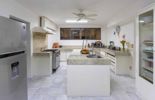 Conchas Chinas Villa | Stunning Mid-Century Modern Villa with Spacious Pool Deck & Panoramic Ocean View