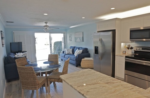 Siesta Key Condo | STUNNING MODEL VILLA, STEPS TO THE SIESTA KEY SAND. YOU WILL LOVE IT