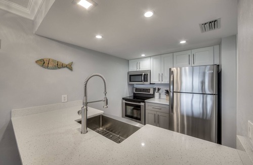 Captiva Condo | Stunning Modern beach front unit - completely renovated! Includes golf cart!