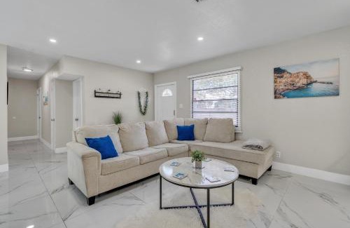 Tampa House | Stunning Modern Home in Tampa with Pool - Just 5 Minutes from Airport!