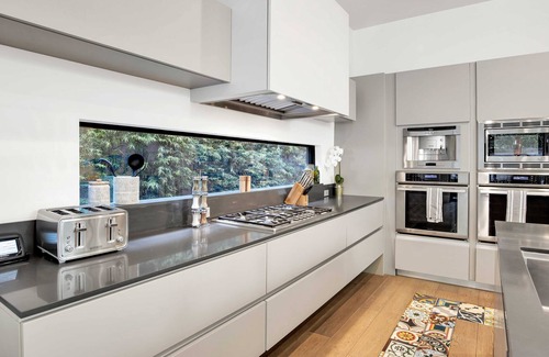 Carthay Circle House | Stunning Modern Villa - Walk to the Grove LA