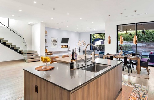 Carthay Circle House | Stunning Modern Villa - Walk to the Grove LA